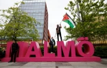 Un manifestant pro-palestinien à Malmö, en Suède, le 9 mai 2024