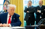 Le président américain Donald Trump signe un décret dans le Bureau Ovale, sous le regard du secrétaire au Trésor Scott Bessent et du ministre du Commerce Howard Lutnick (d), le 9 avril 2025 à Washington