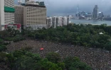 Des manifestants prodémocratie rassemblés à Victoria Park, le 18 août 2029 à Hong Kong