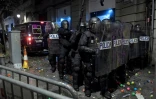 Des policers en position à Barcelone lors d'une manifestation pro-indépendantiste le 26 octobre 2019