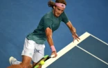 Le Grec Stefanos Tsitsipas face au Géorgien Nikoloz Basilashvili au 3e tour de l'Open d'Australie, le 18 janvier 2019 à Melbourne
