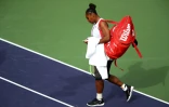 Serena Williams, en proie à des vertiges face à Garbine Muguruza, quitte le court alors qu'elle était menée, au 3e tour à Indian Wells, le 10 mars 2019