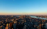 photo montrant le bas de Manhattan au lever du soleil, prise le 3 avril 2021 depuis le 86ème étage de l'Empire State Building