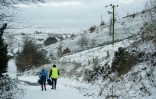 Le village de Marsden au nord de l'Angleterre sous la neige le 13 janvier 2017