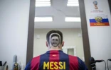Un supporteur avec un tatouage capillaire à l'effigie de Leo Messi à Novi Sad, en Serbie, le 10 juin 2018