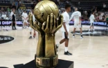 Le trophée qui sera remis au champion de France de basket est exposé, avant le 5e match décisif entre Villeurbanne et Monaco, le 25 juin 2019 à l'Astroballe Arena