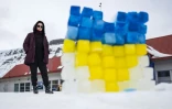 La couturière ukrainienne Julia Lytvynova, le 8 mai 2022 à Longyearbyen, dans l'archipel du Svalbard, dans le nord de la Norvège