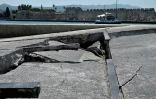 Dégâts causés par un séisme, sur le principal port de l'île de Kos, en Grèce, le 21 juillet 2017