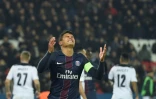 Le défenseur du PSG Thiago Silva dépité après avoir manqué un but face à Ludogorets en Ligue des champions au Parc des Princes, le 6 décembre 2016