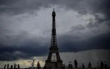 L'esplanade du Trocadéro et la Tour Eiffel le 9 mai 2020 à Paris