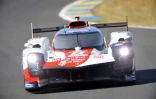 Le pilote japonais Ryo Hirakawa au volant de la Toyota GR010  Hybrid Hypercar lors d'essais sur le circuit du Mans en France  le 4 juin 2023 en amont des 24 heures du Mans 