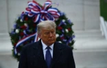 Donald Trump assiste à une cérémonie d'hommage aux anciens combattants au cimetière national d'Arlington, près de Washington, le 11 novembre 2020