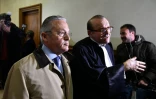 Le marchand d'art Guy Wildenstein et son avocat Hervé Temime à la sortie du tribunal le 4 janvier 2016 à Paris
