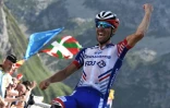 Thibaut Pinot laisse éclater sa joie à l'arrivée de la 14e étape du Tour de France 2019 qu'il a remportée au sommet du Tourmalet le 20 juillet 2019.