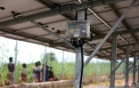 Le compteur d'une station de mini-réseaux hybrides principalement alimentée par l'énergie solaire à Doma, dans l'Etat de Nassarawa, le 16 octobre 2023 au Nigeria