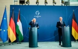 Le chancelier allemand Olaf Scholz et le président de l'Autorité palestinienne Mahmoud Abbas lors d'une conférence de presse à Berlin le 16 août 2022