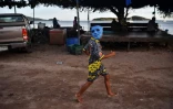 Un enfant Moken sur l'île de Phucket, le 30 septembre 2020 en Thaïlande