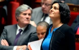 Le ministre du travail Myriam El Khomri (d), le 19 janvier 2016 à l'Assemblée nationale