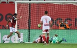 Le défenseur niçois Jean-Clair Todibo ouvre le score à domicile face à Brest, lors de la 9e journée de Ligue 1, le 2 octobre 2021 à l'Allianz Riviera