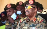 Le général soudanais Abdel Fattah al-Burhane, le 8 décembre 2021 lors d'un exercice militaire