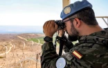 Un casque bleu espagnol de la Force intérimaire des Nations Unies au Liban (Finul), dans le sud du Liban, le 23 août 2023