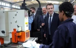 Le président Emmanuel Macron visite un lycée à Kone, le 4 mai 2018 en Nouvelle-Calédonie