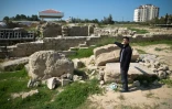 Fadel al-Otol, un archéologue gazaoui sur le site des ruines du monastère Saint Hilarion, dans le sud de Gaza, le 28 février 2016