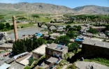 Une vue générale de Hasankeyf en Turquie et ses ruines antiques et minarets entourés des eaux du Tigre, le 12 mai 2017