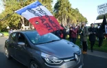Des participants au "convoi de la liberté" se rassemblent à Vimy, le 11 février 2022 dans le Pas-de-Calais