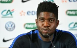Le défenseur français Samuel Umtiti en conférence de presse le 21 mai 2016 à Biarritz