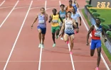 Le sprinteur américain Rai Benjamin, devant le Français Téo Andant, le Jamaïcain Antonio Watson, et le Britannique Rio Mitcham lors de la finale du relais 4x400m masculin lors des Championnats du monde d'athlétisme à Budapest le 27 août 2023