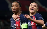 Les Parisiennes Grace Geyoro (g) et Sakina Karchaoui après un but contre l'AS Rome, le 14 décembre 2023 en Ligue des champions, au Parc des Princes