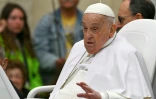 Le pape François après la messe de Pâques, sur la place Saint-Pierre au Vatican, le 20 avril 2025