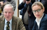 Alexander Gauland et Alice Weidel, chefs de file de l'AfD, avant une conférence de presse à Berlin le 25 septembre 2017