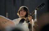 La chanteuse française Claire Pommet alias Pomme sur scène à la 46e édition du Printemps de Bourges, le 21 avril 2022