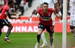 Rémy Cabella inscrit le deuxième but de Lille face à Montpellier, le 16 avril 2023 au stade Pierre-Mauroy