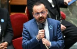 Le ministre de la Santé, Yannick Neuder, s'exprime lors d'une séance de questions au gouvernement à l'Assemblée nationale, à Paris, le 6 mai 2025