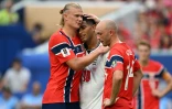 Le Norvégien Erling Haaland félicité l'Anglais Jude Bellingham à l'issue du quart de finale du Mondial, le 11 juillet 2026 à Miami