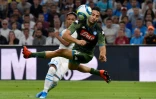 L'attaquant de Marseille, Florian Chabrolle (g), lors du match amical face à Naples, au Vélodrome, le 4 août 2019