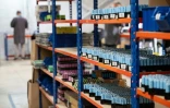 Des cellules de batterie de seconde vie à l'usine VoltR, à Verrières-en-Anjou, le 10 juin 2025 en Maine-et-Loire