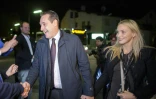 Le dirigeant du Parti de la liberté d'Autriche (FPÖ) Heinz-Christian Strache et sa femme Philippa arrivent à un débat télévisé à Vienne le 10 octobre 2017