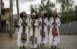 Des fidèles à la veille de la fête éthiopienne orthodoxe de Timkat à Gondar, principale ville de la région de l'Amhara théâtre d'un conflit armé depuis plusieurs mois, le 19 janvier 2024