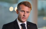 Le président français Emmanuel Macron s'exprime devant la presse à son arrivée à Saint-Pierre, dans l'archipel de Saint-Pierre-et-Miquelon, le 19 septembre 2026