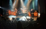 Le groupe de rock américain "Eagles of Death Metal" le 13 novembre 2015, peu avant l'attaque terroriste au Bataclan à Paris 