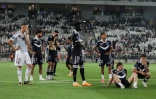 Les joueurs de Bordeaux dépités après l'arrêt définitif du match contre Rodez, le 2 juin 2023 à Bordeaux