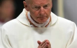 Le cardinal McCarrick lors d'une messe à Saint Pierre de Rome le 9 avril 2005