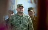 Photo diffusée par le service de presse de la présidence ukrainienne, le 28 juillet 2023, de Valery Zaloujny (c), alors commandant en chef de l'armée ukrainienne, à Kiev