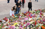 Un mémorial improvisé devant le Palais royal d'Oslo avant les funérailles du roi Harald V, le 8 septembre 2026