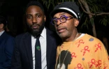 L'acteur John David Washington, héros du nouveau film de Spike Lee, avec le réalisateur à Berverly Hills en Californie, le 8 août 2018