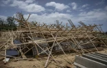 Un bâtiment en construction effondré par les vents violents et les fortes pluies du super-typhon Bavi à Guam, le 7 juillet 2026